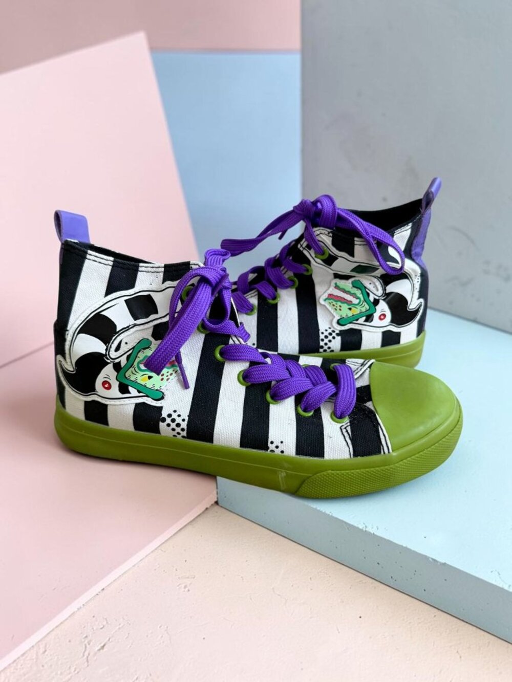 BEETLEJUICE Women’s Sand Monster Striped High Top Sneakers Size 7